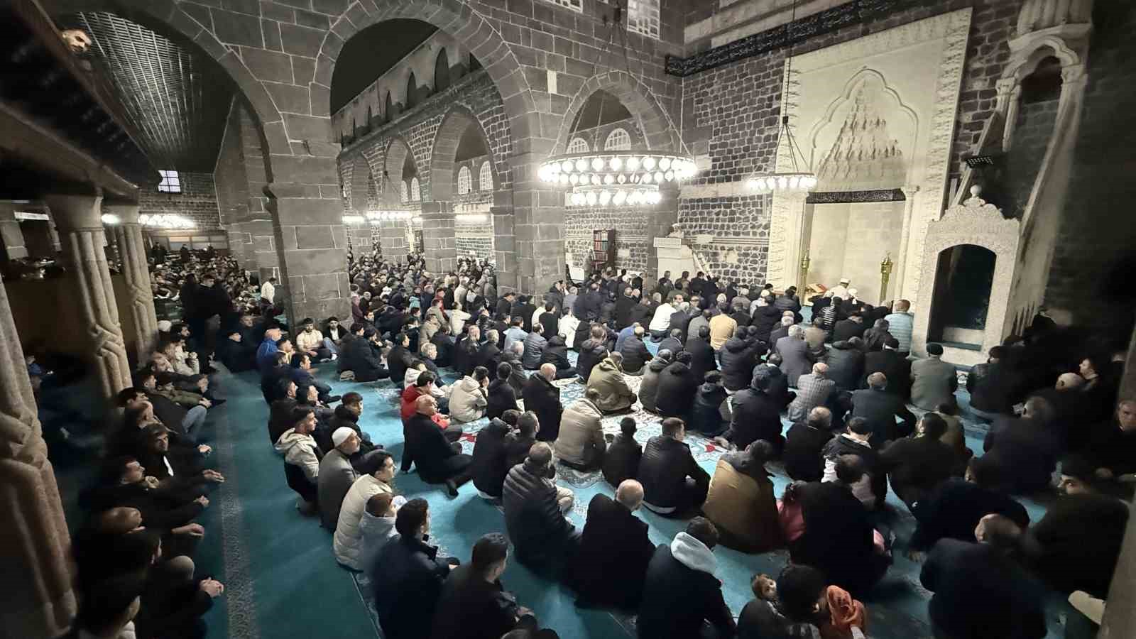 5 harem i serifi de bayram namazi kilindi 3 kShNtH4L