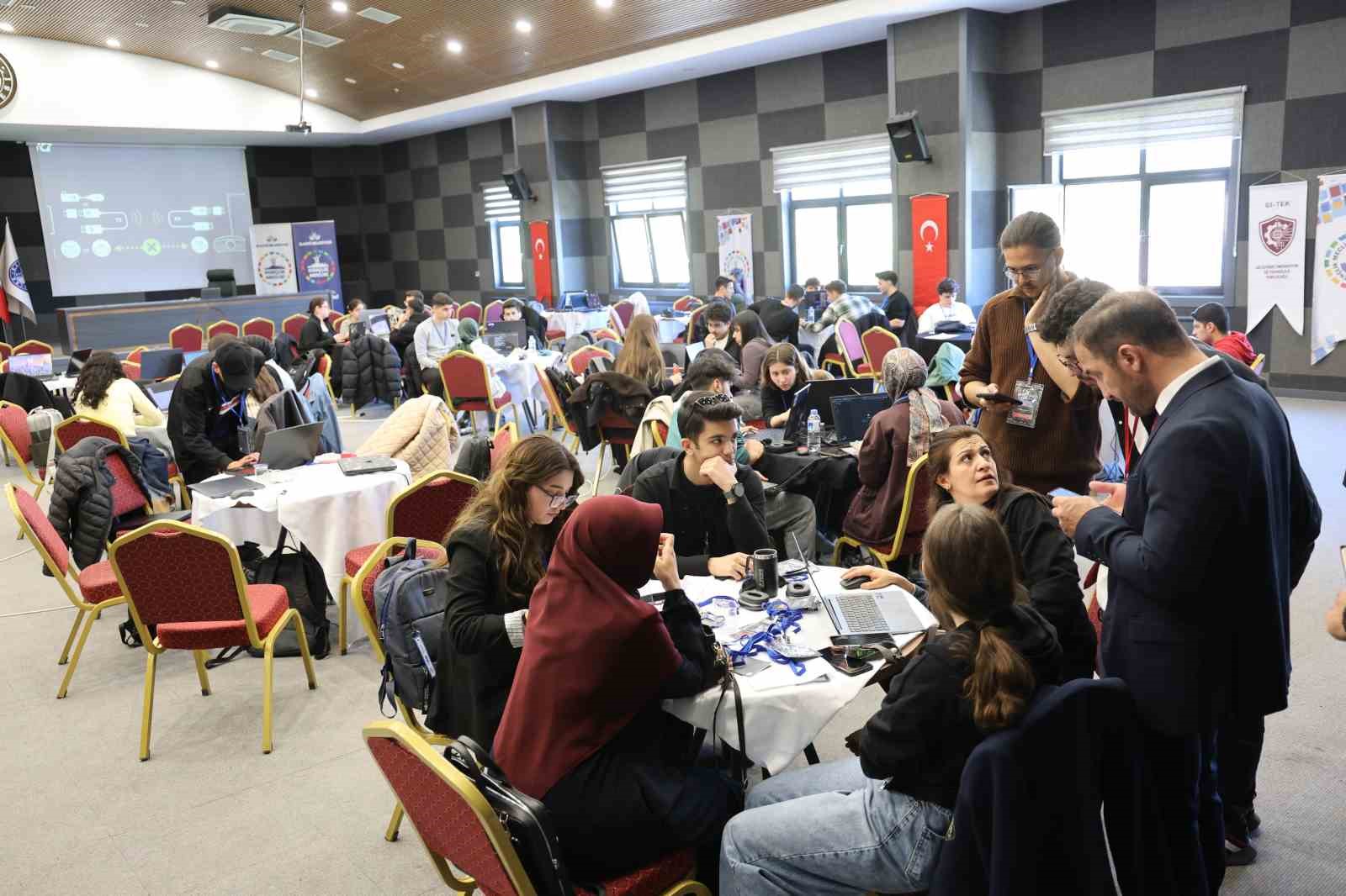 5 ilden 70 genc elazigda turkiyenin uzay misyonu icin ter dokecek 7 KnwdHl9j