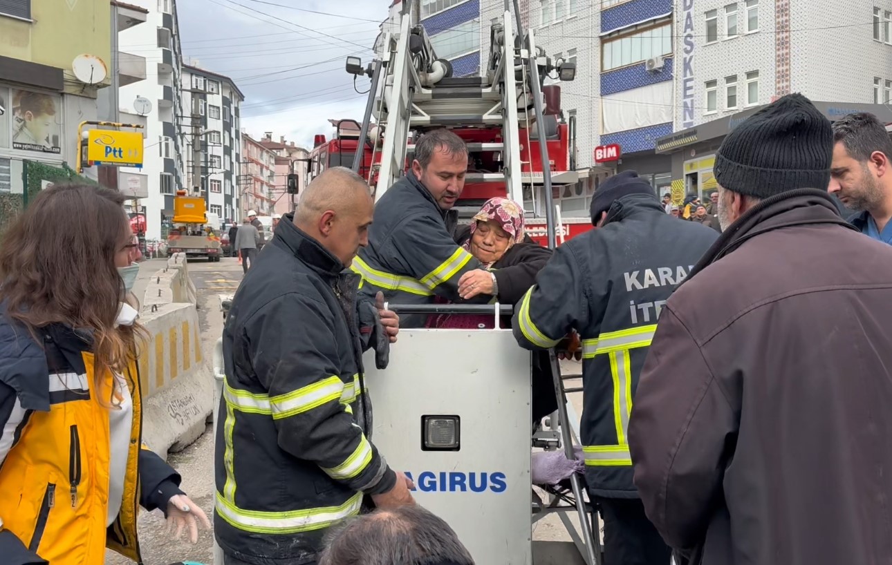 5 katli apartmanda yangin panigi 8 kisi itfaiye ekiplerince kurtarildi 7 6t4sPiPu