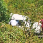 5-metreden-sarampole-yuvarlanan-otomobildeki-2-kisi-yaralandi-UviAikTe.jpg