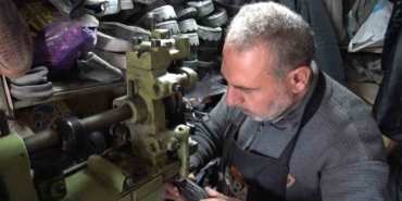 5-metrekarelik-dukkaninda-30-yildir-ayakkabi-tamir-ediyor-jCbQqmbF.jpg
