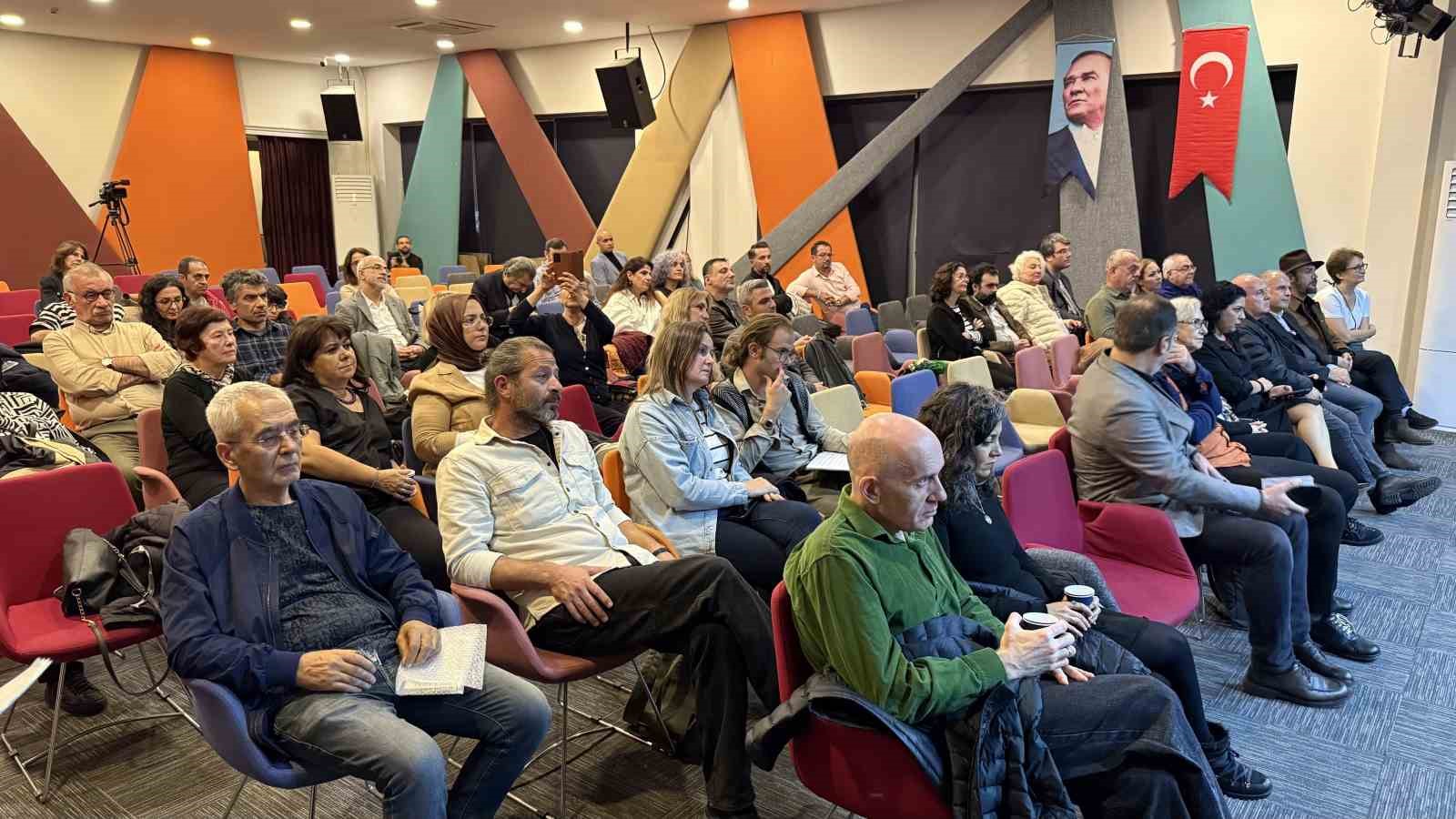 5 tomris uyar oyku gunleri edebiyatseverlerle bulustu 1 OF5I5ZzQ