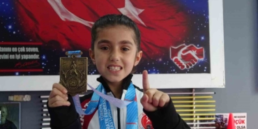 5-yasinda-basladigi-karate-sporunda-7-yasinda-turkiye-sampiyonu-oldu-wWQ3R7xO.jpg