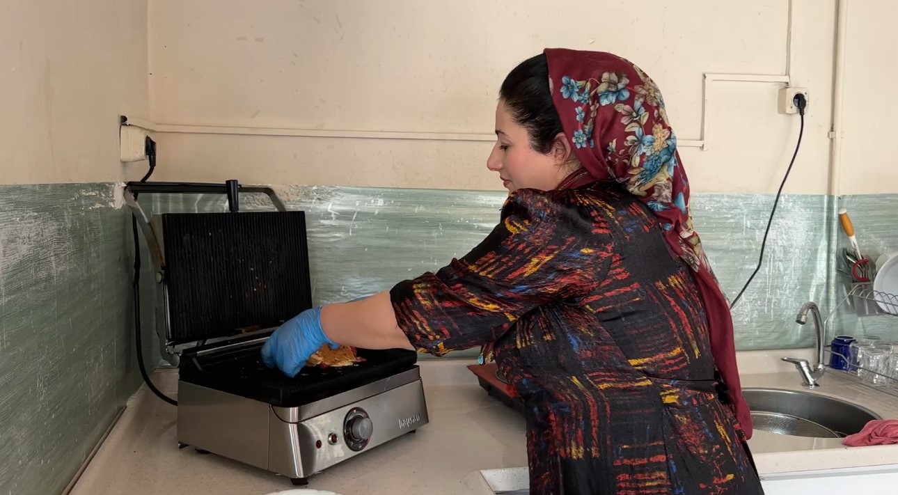 5 yildir tek basina 800 ogrenciye bakiyor gulsen yalcinin azmi takdir topluyor 1 2iK31HhQ