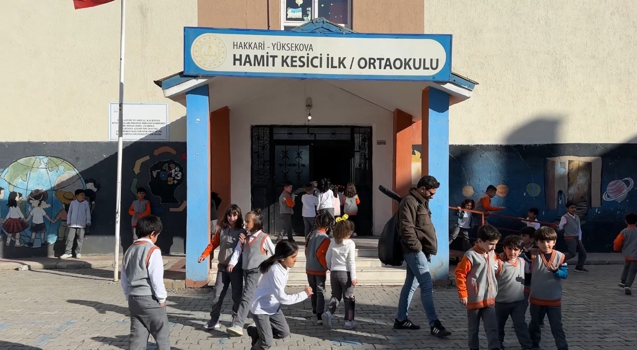 5 yildir tek basina 800 ogrenciye bakiyor gulsen yalcinin azmi takdir topluyor 7 Tlsy3RCD