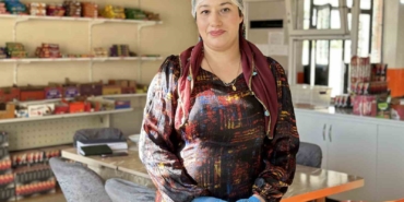 5-yildir-tek-basina-800-ogrenciye-bakiyor-gulsen-yalcinin-azmi-takdir-topluyor-bSZJtqhl.jpg