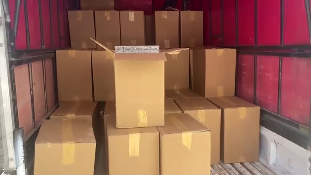 50 bin paket kacak sigara yakalatti ucuza bulunca toplu satin aldim dedi 1 Aj8dQybd