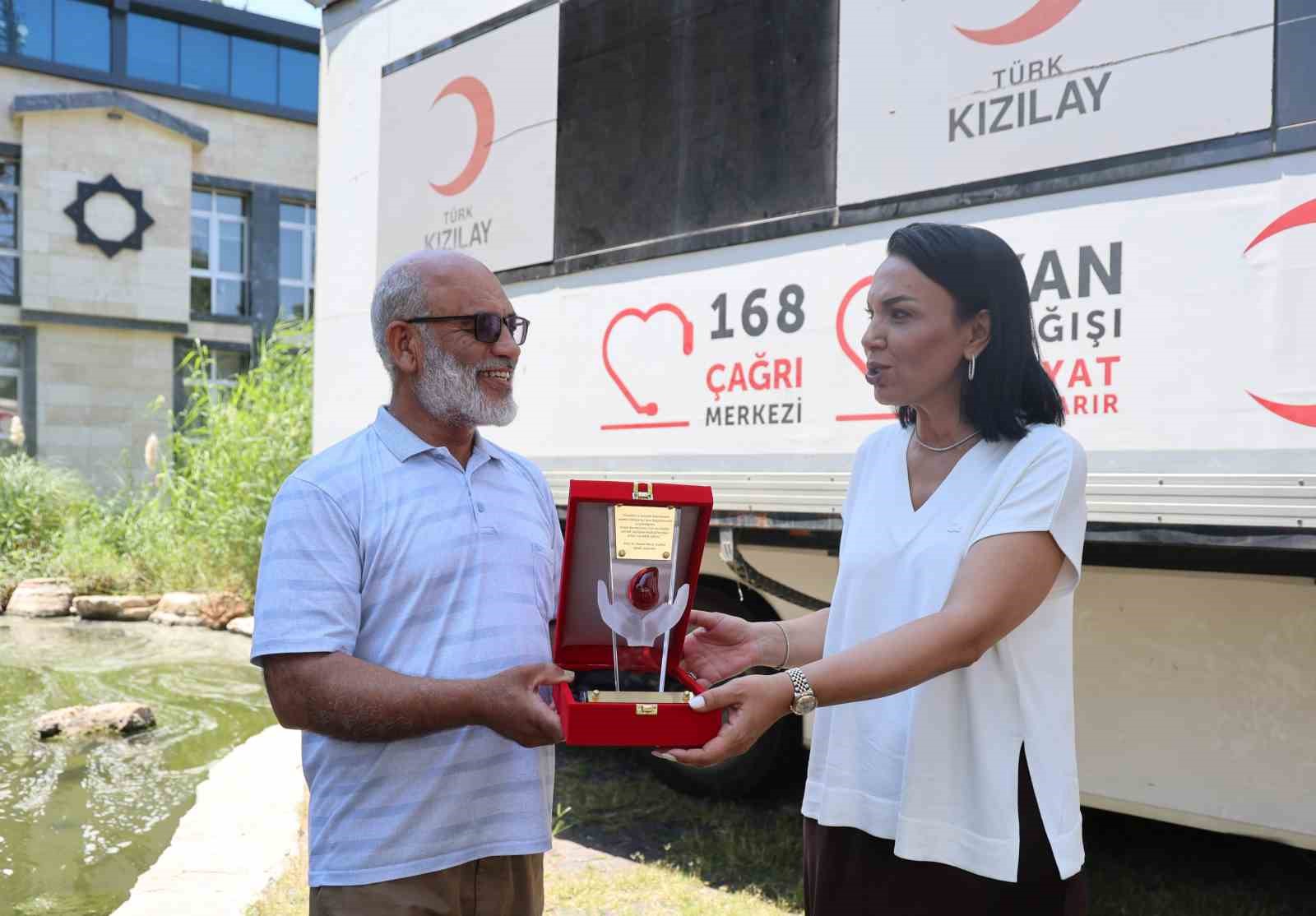 50 kez kan verdi herkesi bagis yapmaya cagirdi 0 IsulADtV
