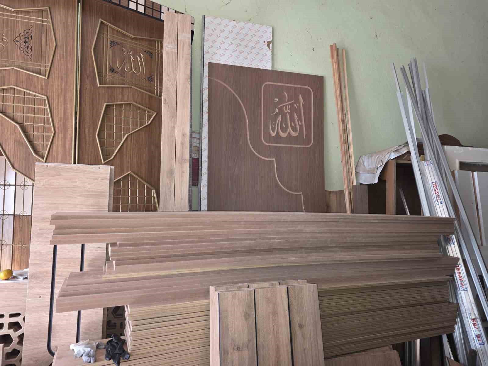 50 yilda 63 camiye mihrap ve minber yapti 1 L2Y6OB5j