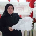 50-yildir-isledigi-sanat-ile-gelinlik-kizlarin-ceyizini-susluyor-ZR6VjSfM.jpg