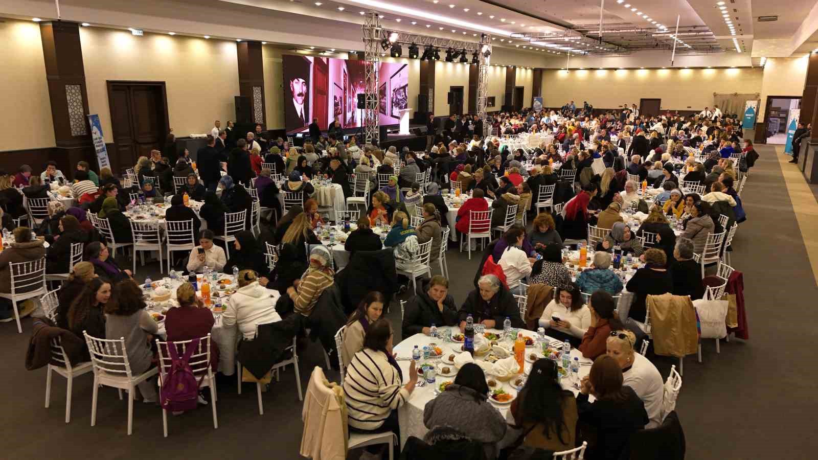 500 buyukcekmeceli kadin edirnede iftar sofrasinda bulustu 1 i8wY1XTV