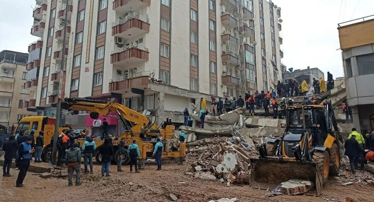 51 kişinin öldüğü Furkan Apartmanı davasında firari sanıklar için 10 milyon TL’lik güvence bedeli kararı 4 51 kisinin oldugu furkan apartmani davasinda firari saniklar icin 10 milyon tllik guvence bedeli Ym7CjEbS