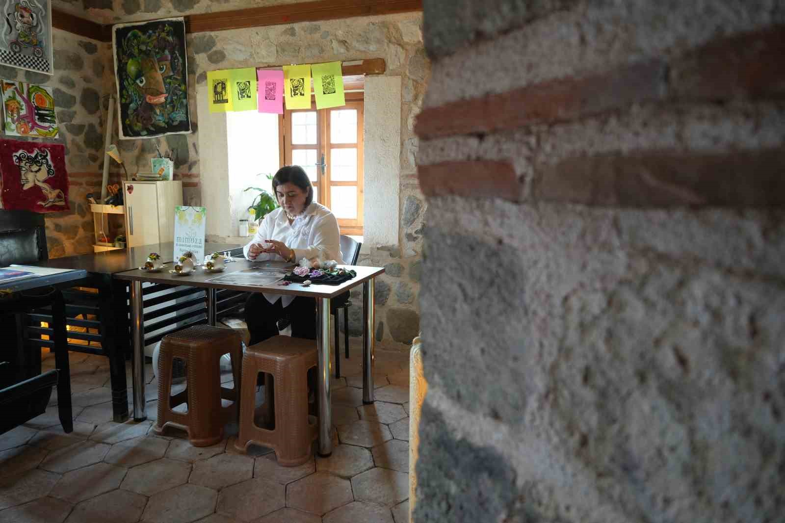 517 yillik tashanda kadin eliyle sanat ve emek bulusuyor 7 12LYt6JA
