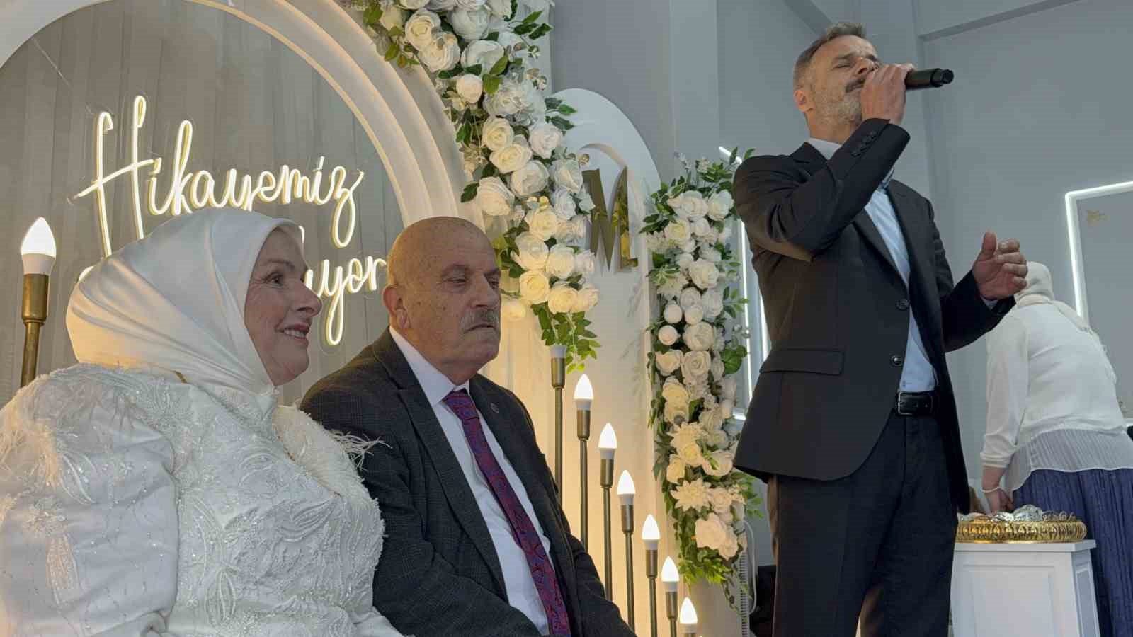 52 yil sonra hayallerine kavustular kacarak evlenen cift dugun yapti 2 MIsUigmO