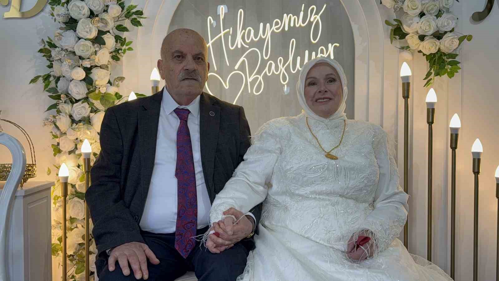 52 yil sonra hayallerine kavustular kacarak evlenen cift dugun yapti 3 OzOjwruW