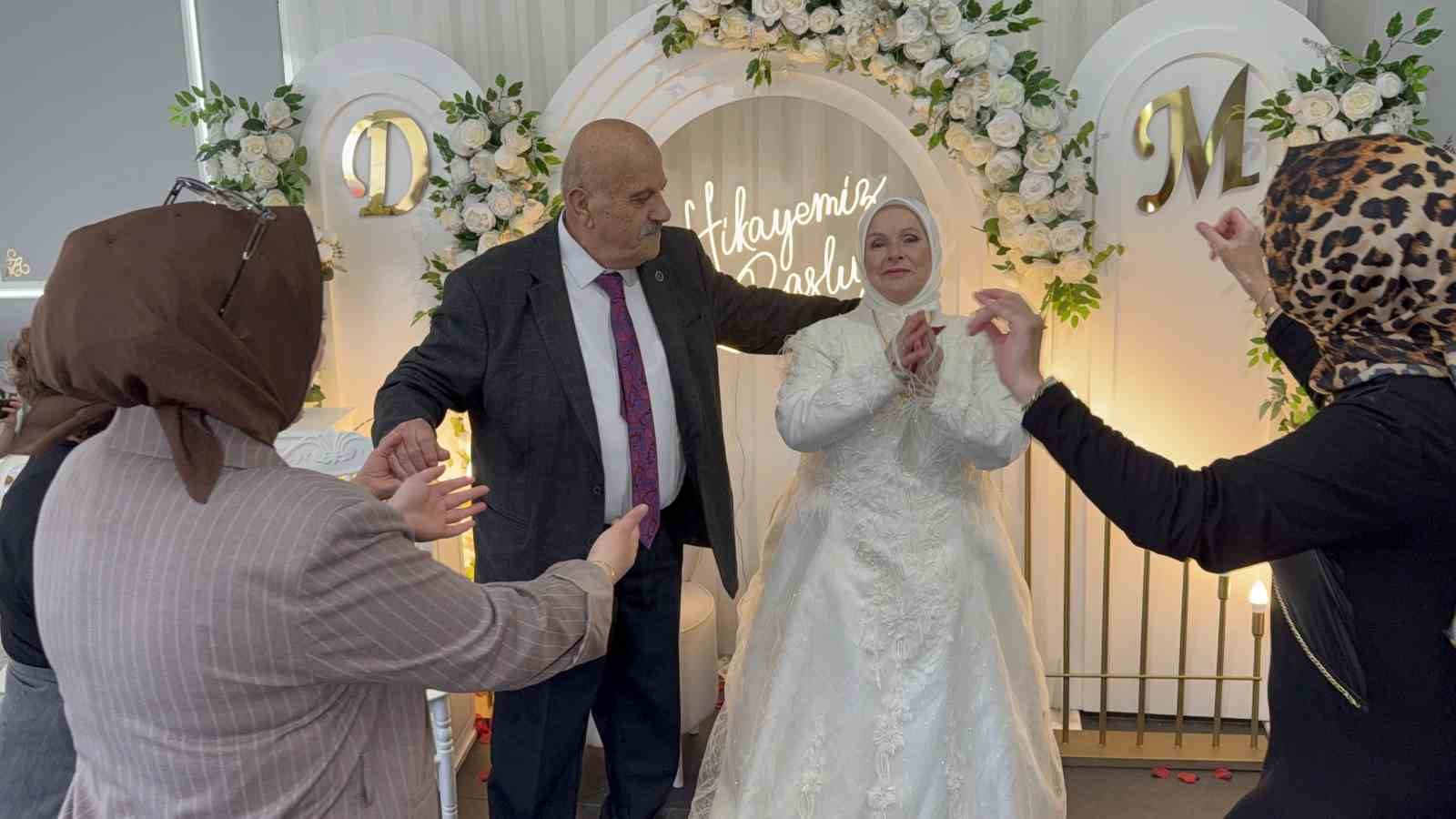 52 yil sonra hayallerine kavustular kacarak evlenen cift dugun yapti 8 vEkT66A1