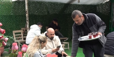 52-yildir-muhabbetle-cay-demliyor-V9lOCwEf.jpg