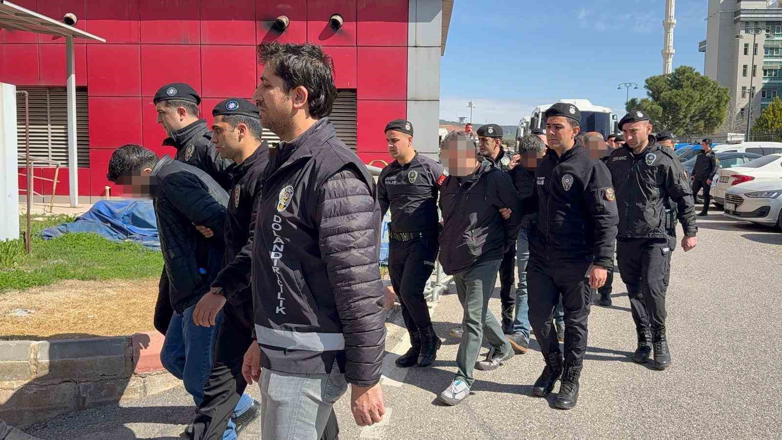 521 milyon tllik vurgun yapan aralarinda gaun ogretim gorevlisinin de bulundugu 10 kisi tutuklandi T5eKXkIL