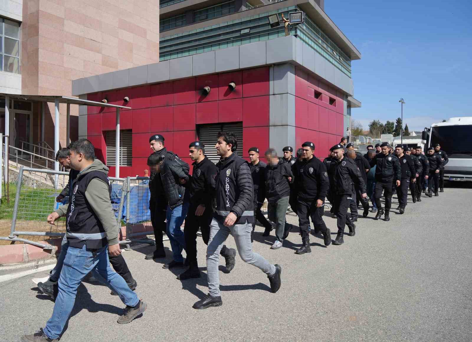 521 milyon tllik vurgun yapan aralarinda gaun ogretim gorevlisinin de bulundugu 10 kisi tutuklandi jcMF3NQD