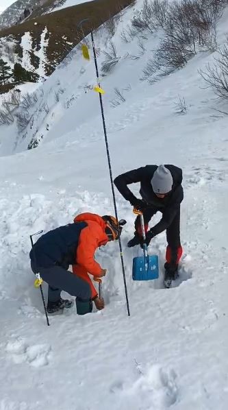 53 gündür çığ altında bulunan kayıp çoban için çığ riskinin ortadan kalkması bekleniyor 6 53 gundur cig altinda bulunan kayip coban icin cig riskinin ortadan kalkmasi bekleniyor 2 vcVK1CwS