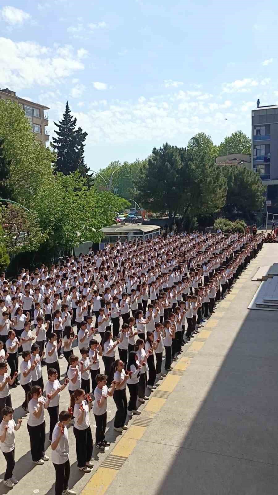 537 ogrenciden dev kasik oyunu koreografisi 0 1D2TiUzv