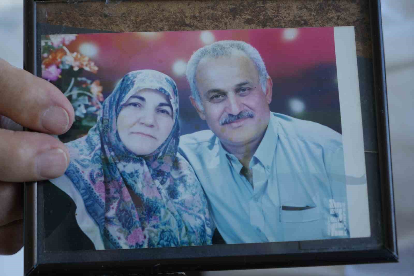 54 yıllık aşkının ardından "Mecnun" oldu 6 54 yillik askinin ardindan mecnun oldu 2 Gq2TQcHa