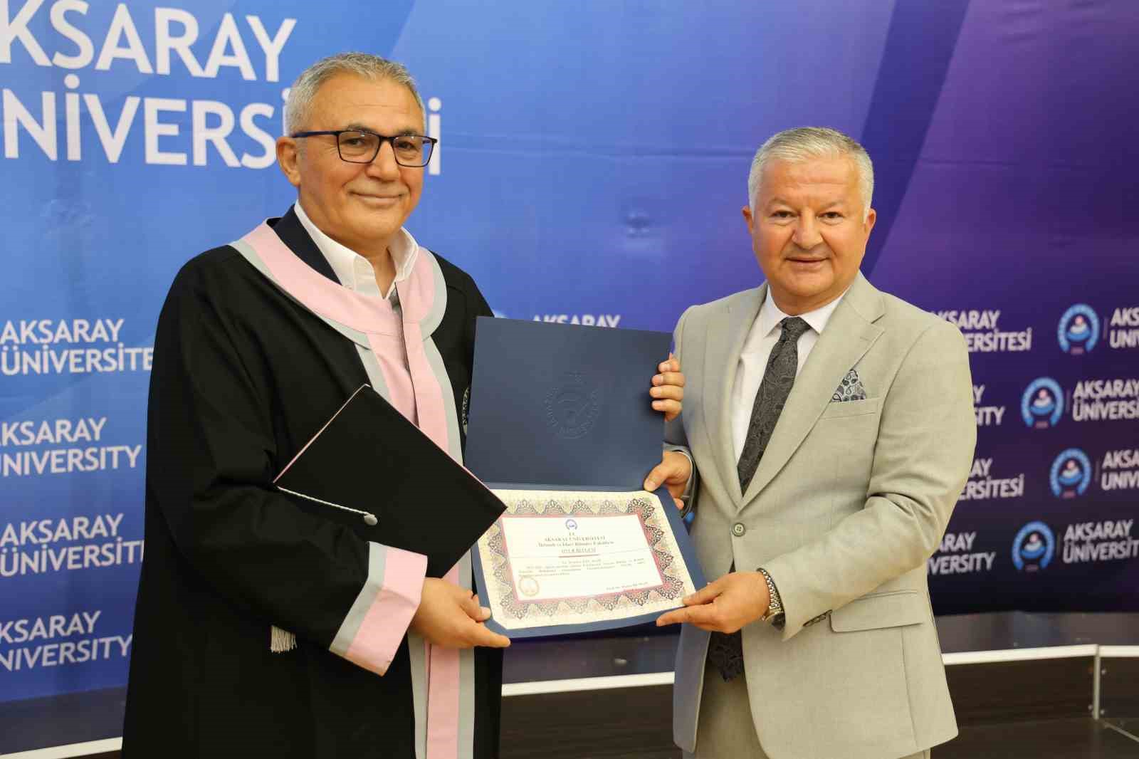 55 yaşında üniversite hayaline kavuştu, 59 yaşında mezun oldu 4 55 yasinda universite hayaline kavustu 59 yasinda mezun oldu 0