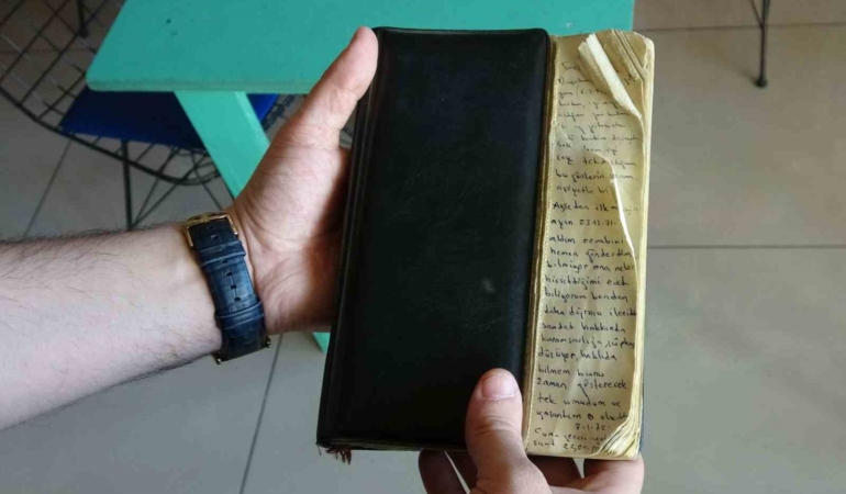 55-yillik-asker-hatira-defteri-bir-aski-ayriligi-ve-donemin-izlerini-gun-yuzune-cikardi-4hUsZFER.jpg