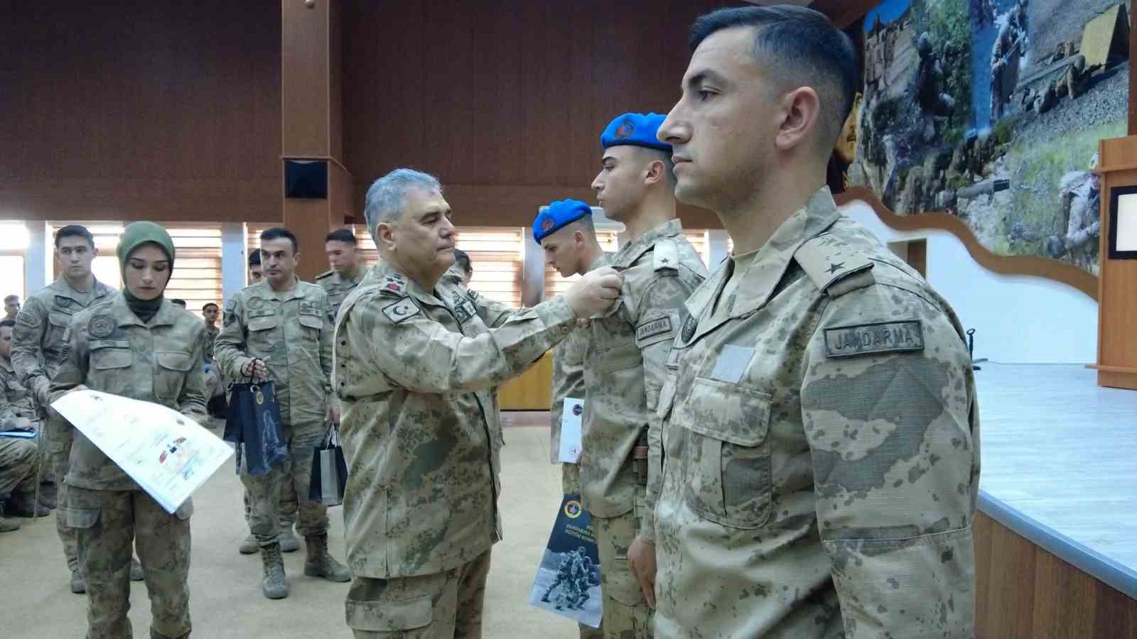 571 genc komando goreve hazir orgeneral ali cardakcidan mezuniyet toreninde gonul cografyasi vurgusu 2