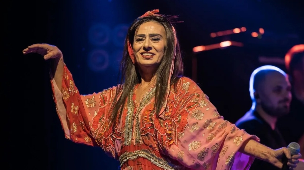 Yıldız Tilbe kimdir?