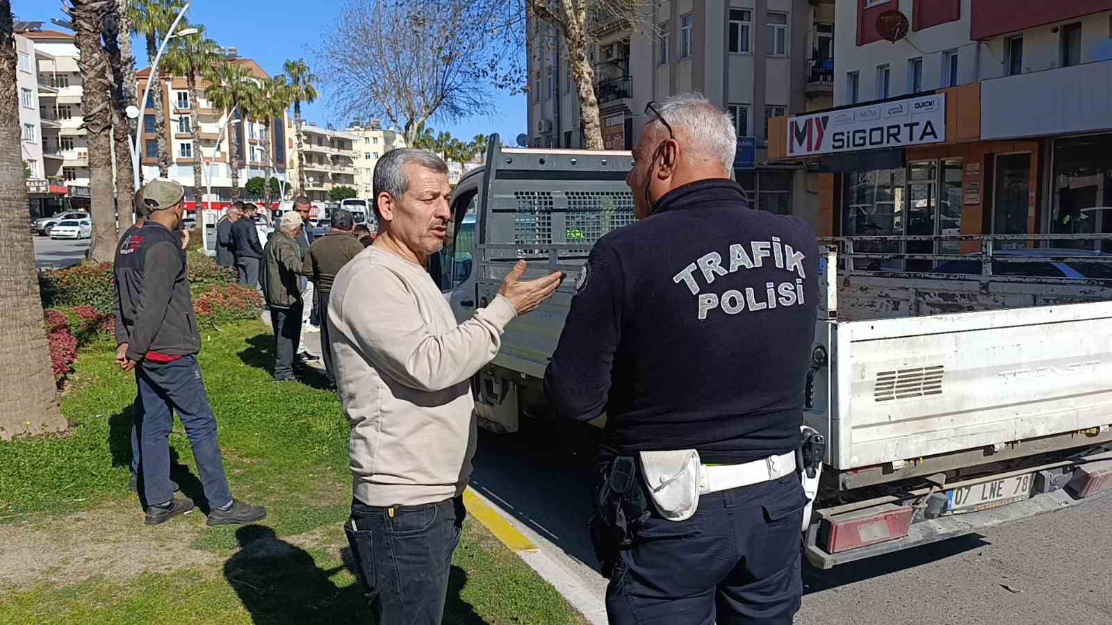 6 aracin karistigi zincirleme kaza ucuz atlatildi 3