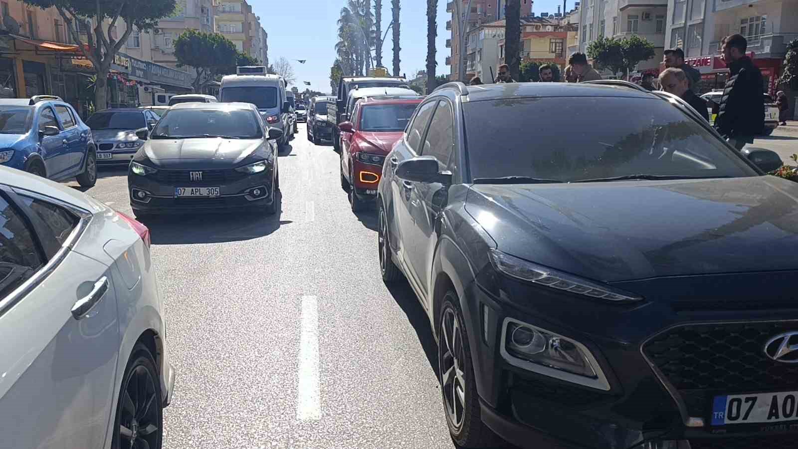 6 aracin karistigi zincirleme kaza ucuz atlatildi 4 FQbzRrU5