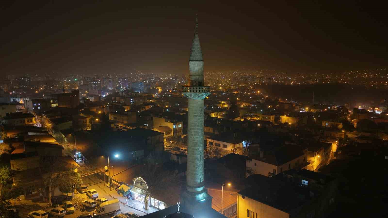 6 asirlik tarihi camide berat kandilinde eller semaya acildi 5 5llDucjD