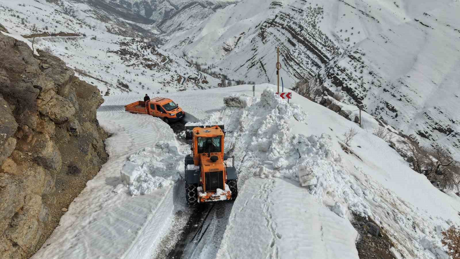 6 bin nufuslu beldenin yolunun acilmasi icin calismalar suruyor 7 iLdwZqzw