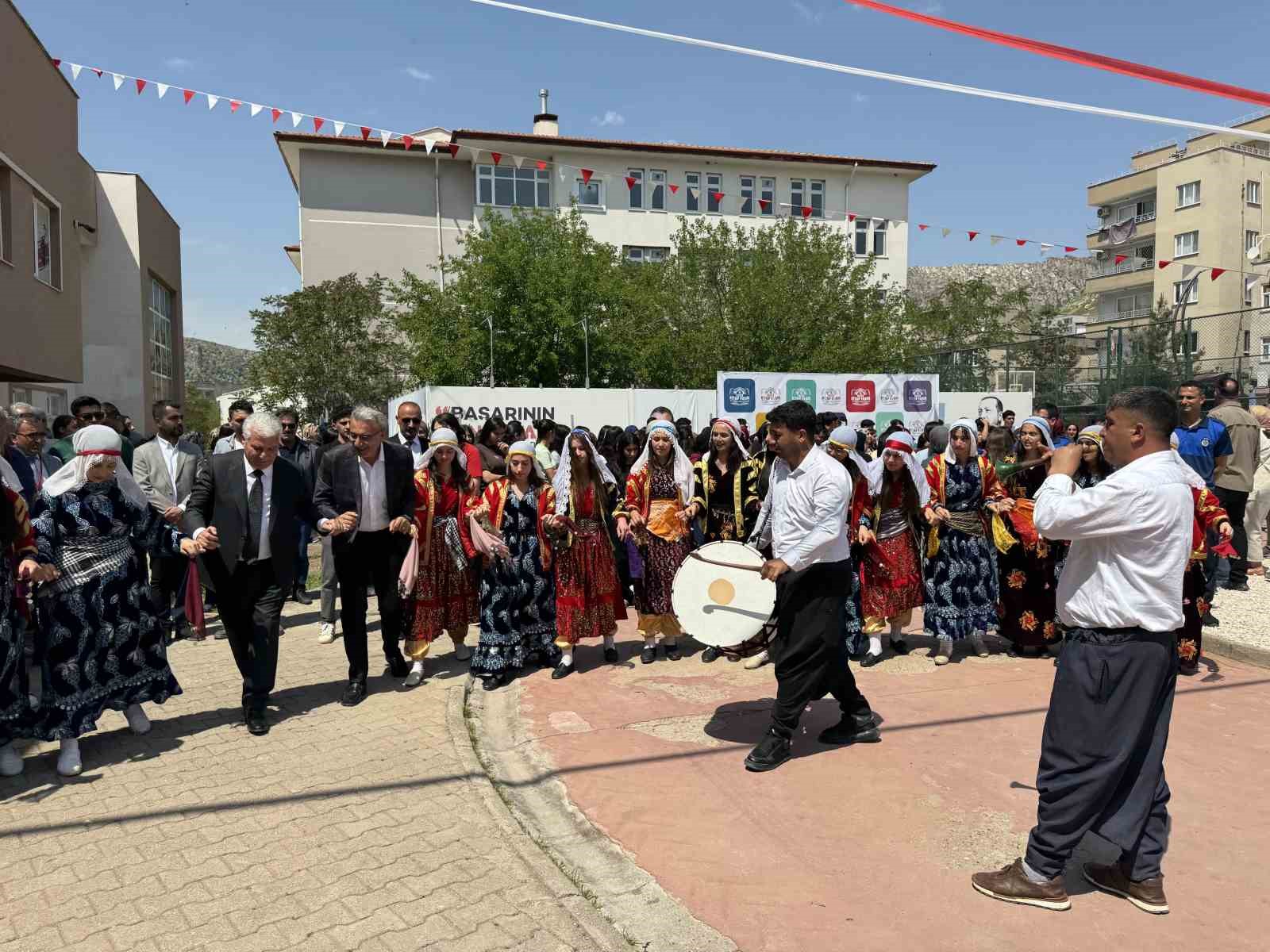 6 cermik kitap fuari ve kultur sanat festivali basladi 1 PWVErpnv