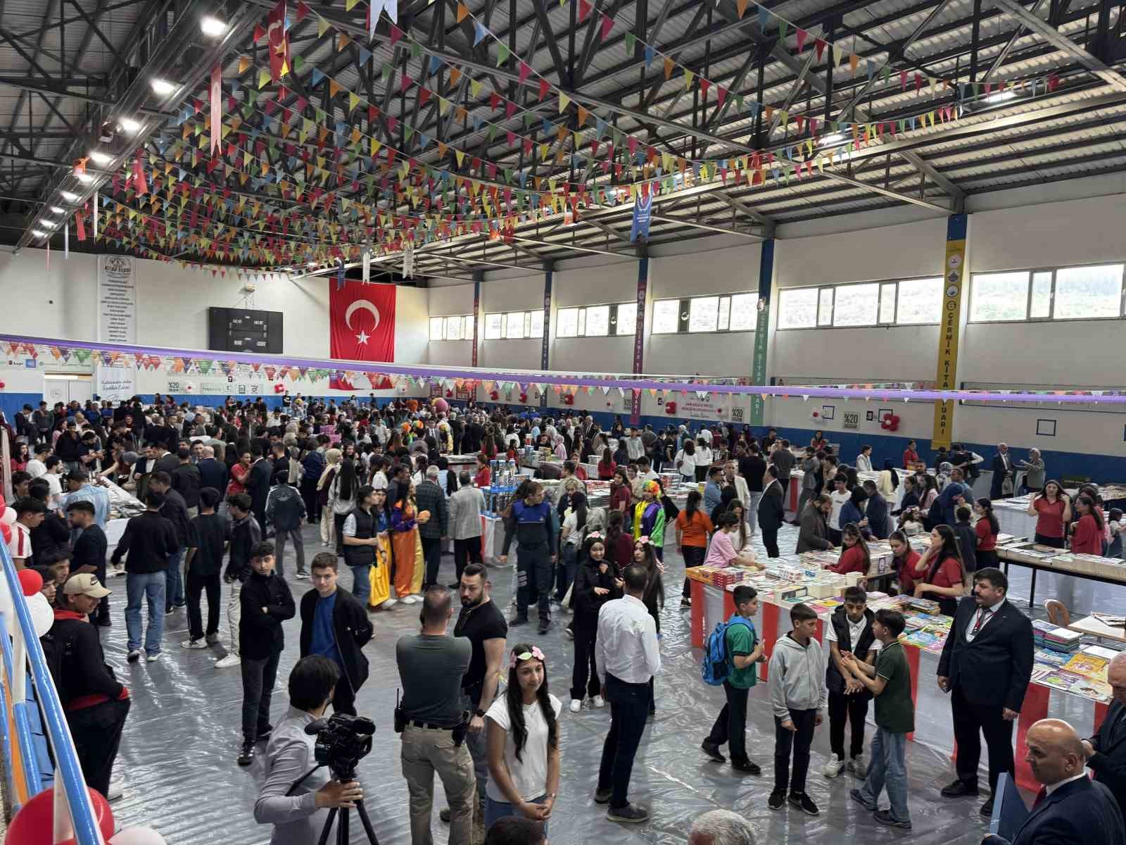 6 cermik kitap fuari ve kultur sanat festivali basladi 4 sqyOLEzw