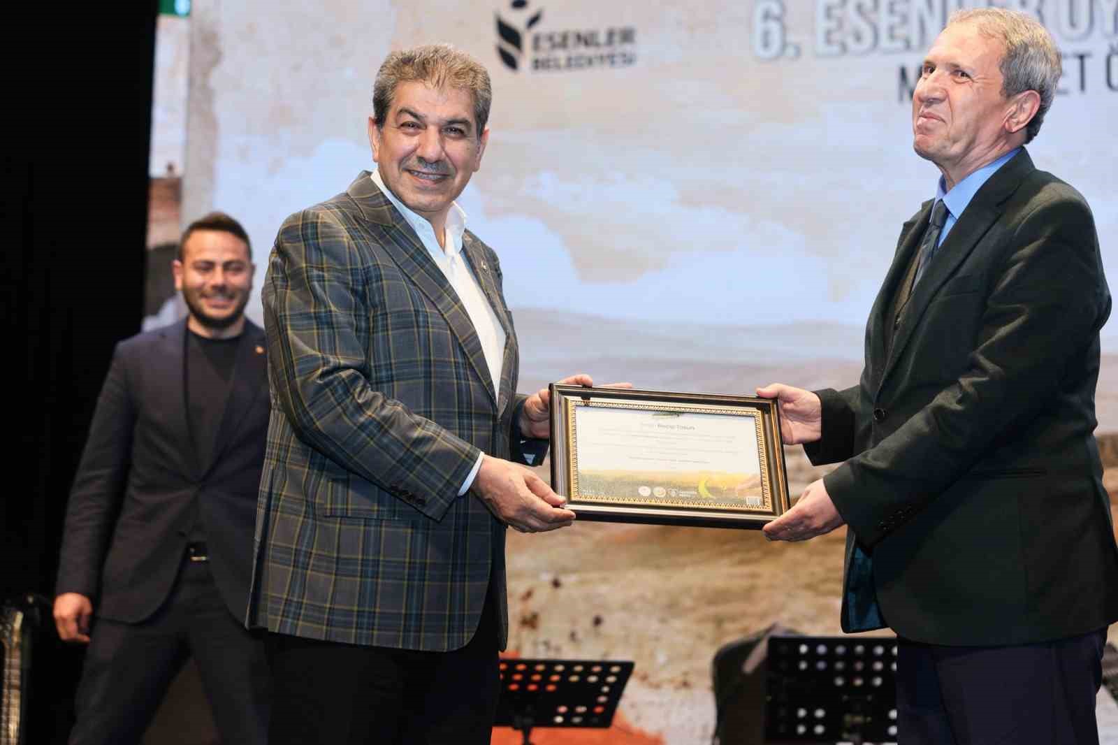 6 esenler oyku gunlerinde onur odulu sahibini buldu 2