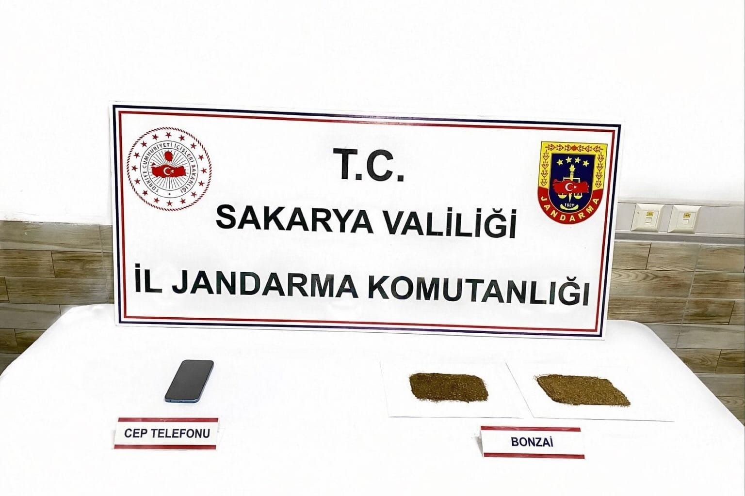 6 ilcede es zamanli uyusturucu operasyonu 9 tutuklama 4 N2aAyjSZ