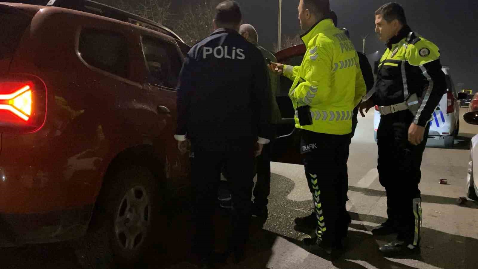 6. kez alkollü yakalandı "Yine patladık" dedi. Babası da çılgına döndü 8 6 kez alkollu yakalandi yine patladik dedi babasi da cilgina dondu 4 O9AM6iVw