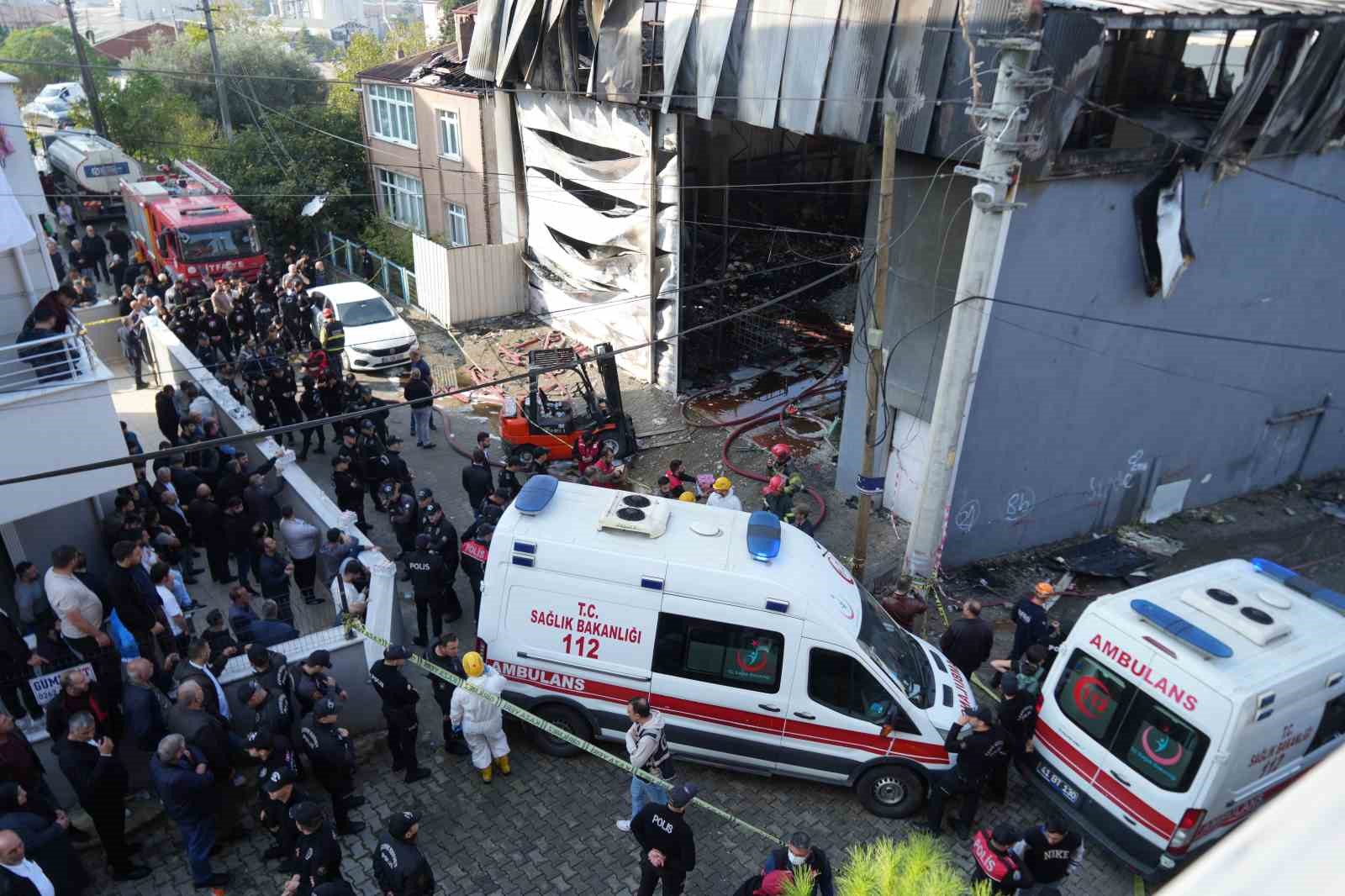 6 kisiye mezar olan yangina iliskin 3 gozalti karari 9 HaPMKYkp
