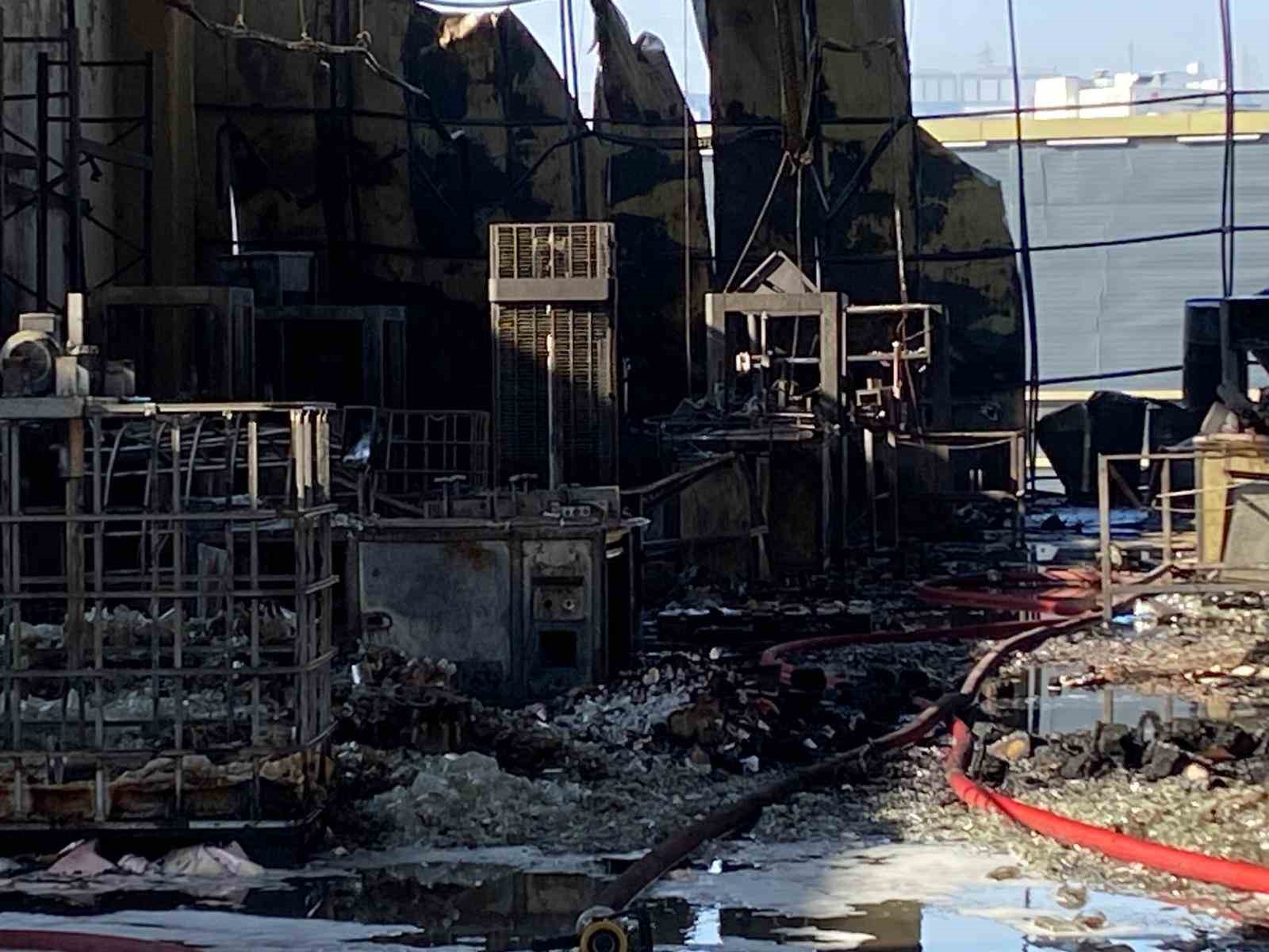 6 kişiye mezar olan yangının tanığı: "İçerde çocuklar ve kadınlar bağırıyordu" 4 6 kisiye mezar olan yanginin tanigi icerde cocuklar ve kadinlar bagiriyordu 0 tN1jSDAF