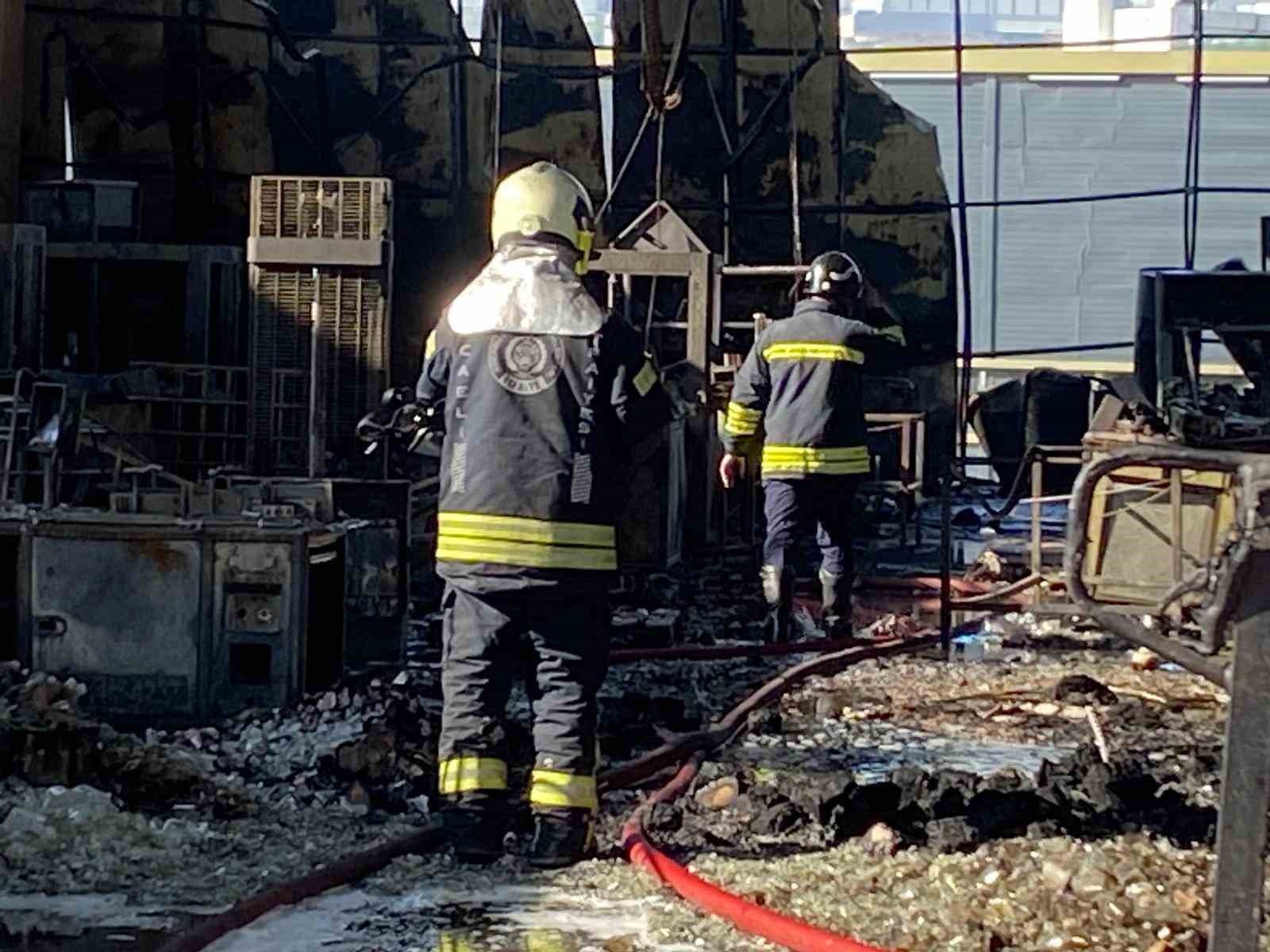 6 kişiye mezar olan yangının tanığı: "İçerde çocuklar ve kadınlar bağırıyordu" 7 6 kisiye mezar olan yanginin tanigi icerde cocuklar ve kadinlar bagiriyordu 3