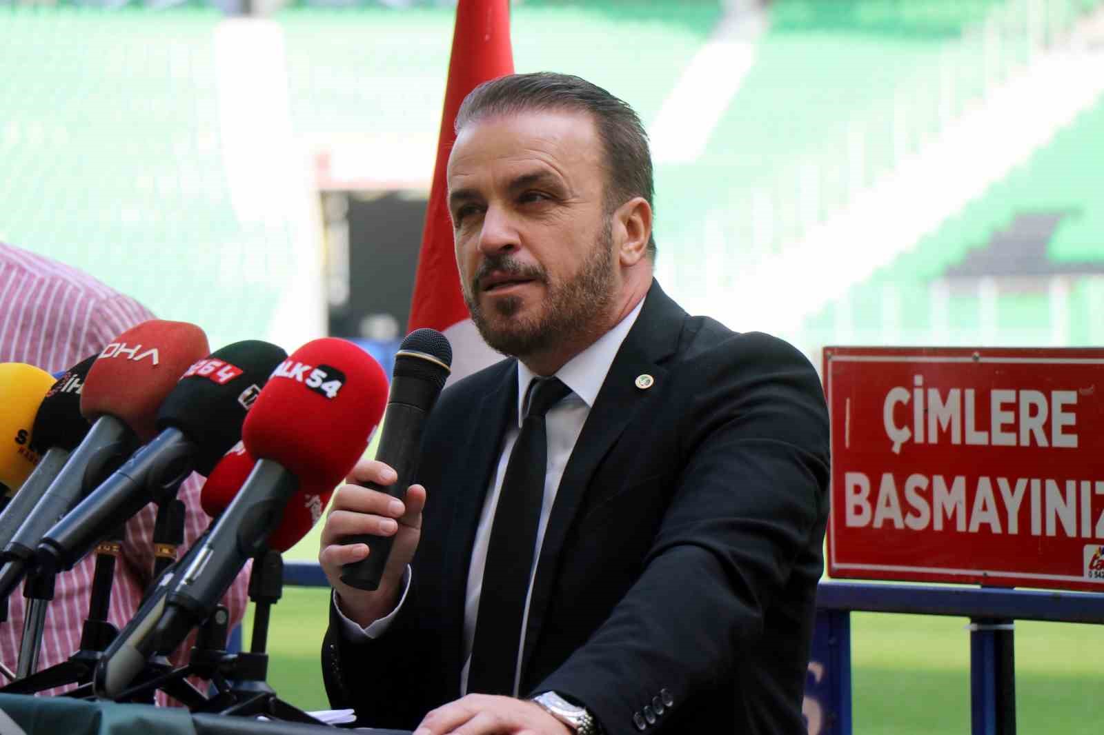 6 sezonda 16 teknik adam 5 baskan 15 senelik sakaryaspor seruveni 12 IyUSCmWw