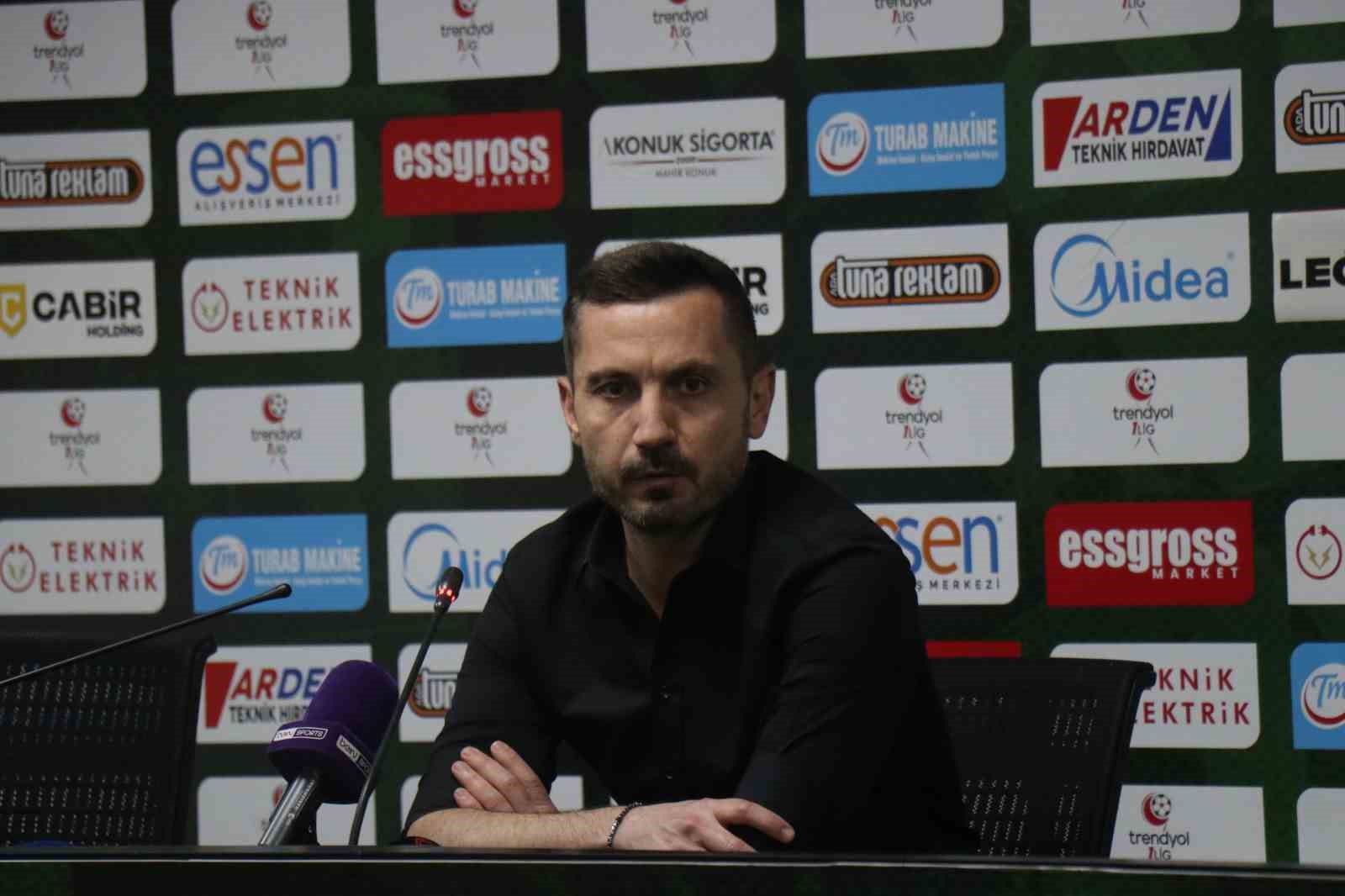 6 sezonda 16 teknik adam 5 baskan 15 senelik sakaryaspor seruveni 5 2s5ERsR8