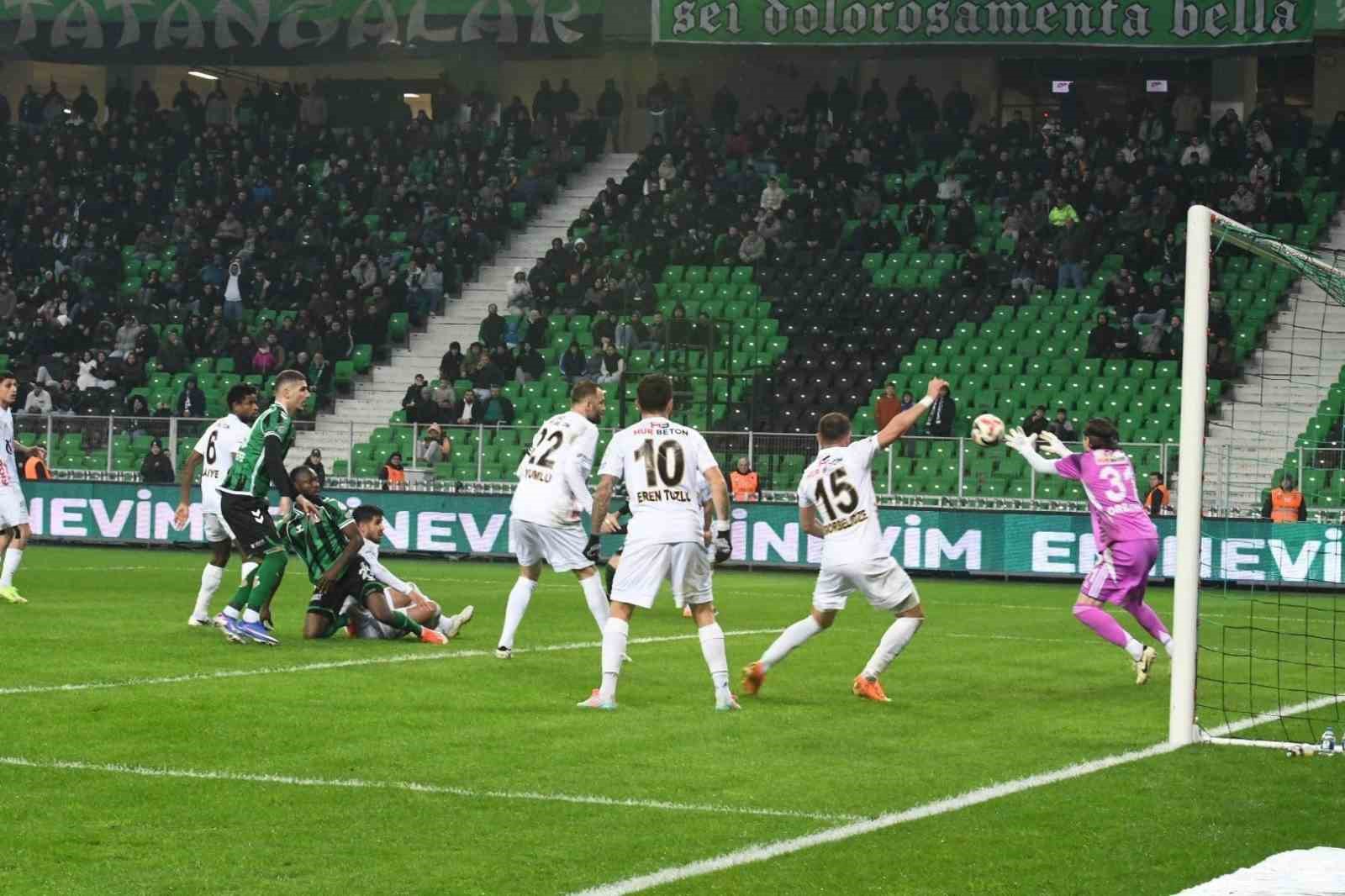 6 sezonda 16 teknik adam 5 baskan 15 senelik sakaryaspor seruveni 8 8SPQ516w