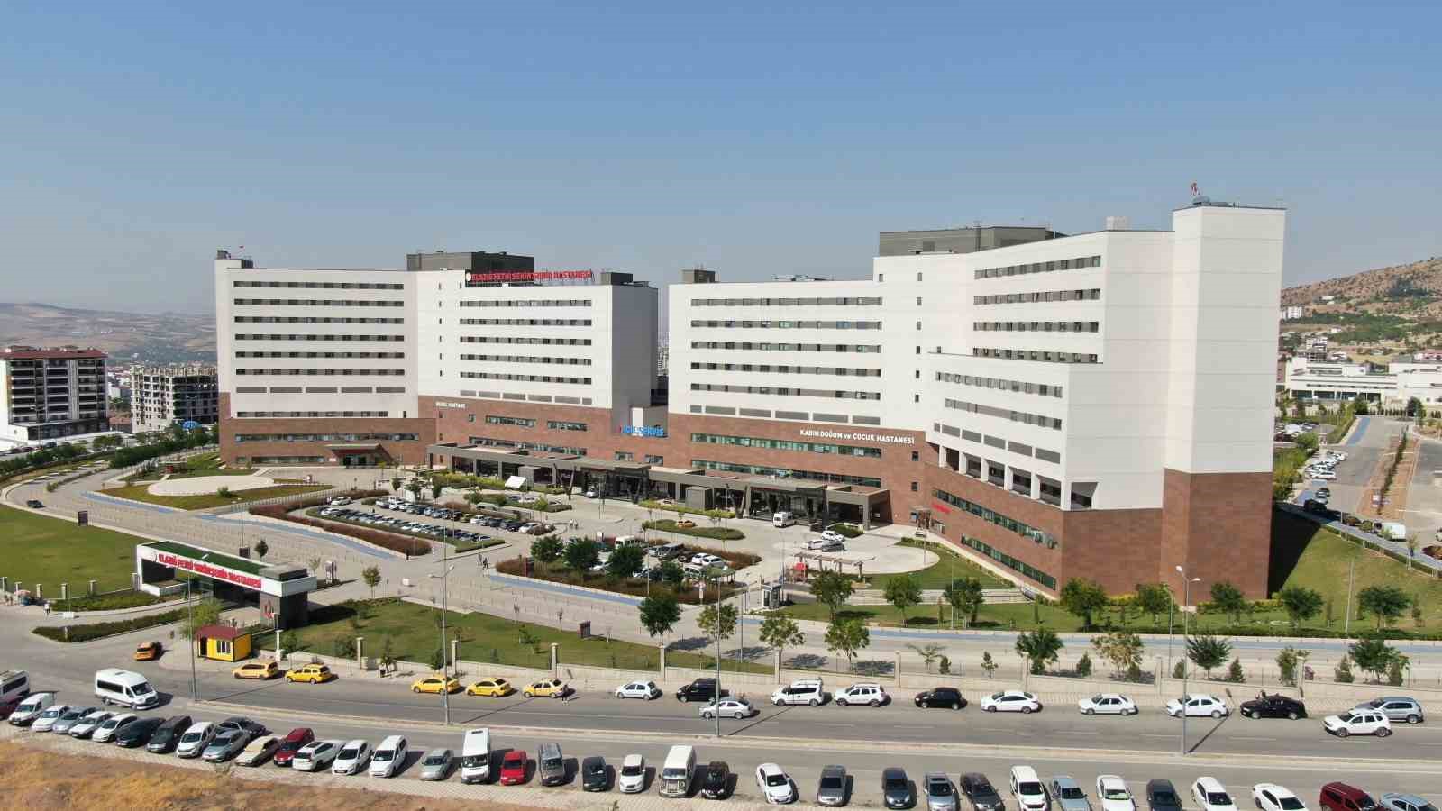 6 subat depreminin saglik ussu fethi sekin sehir hastanesi 0 CBU5FgPg