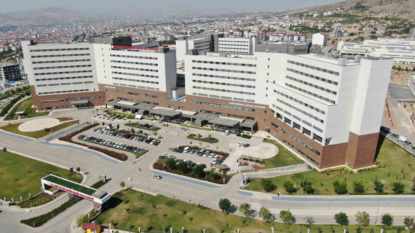 6 subat depreminin saglik ussu fethi sekin sehir hastanesi 5 d2NIMeRW