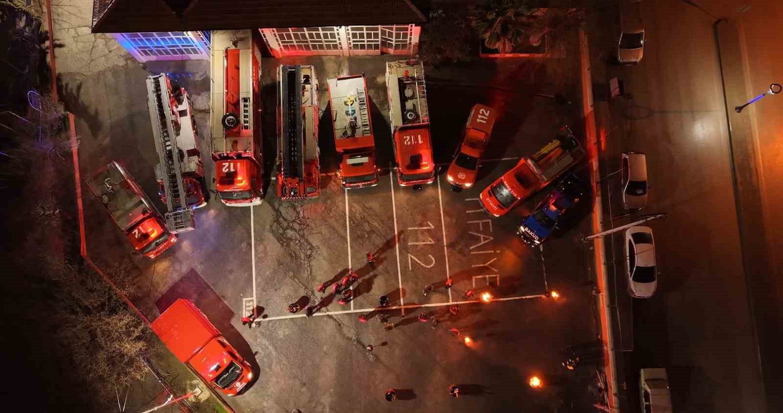6 subat depremlerinde bircok insana umut olan burdur itfaiyesi deprem sehitlerini unutmadi 0 4BH7UzrL