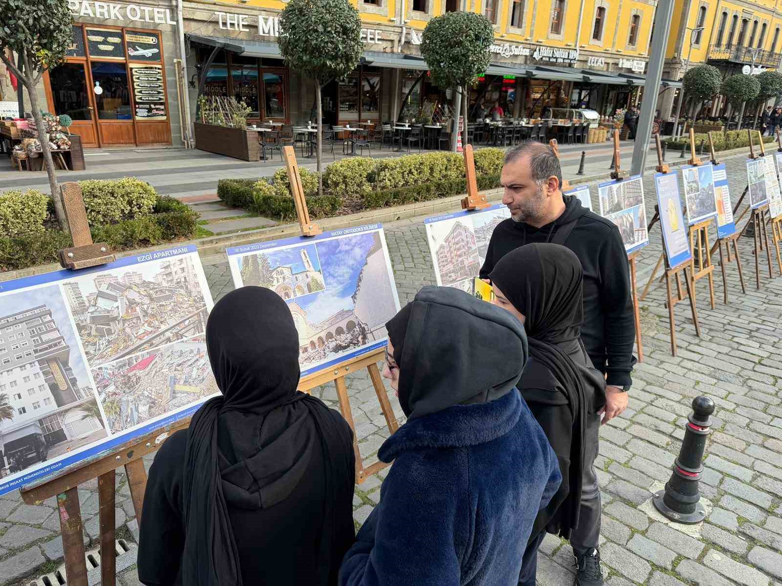 6 subat depremlerinde can veren vatandaslar trabzonda anildi 2 SODaHJO7