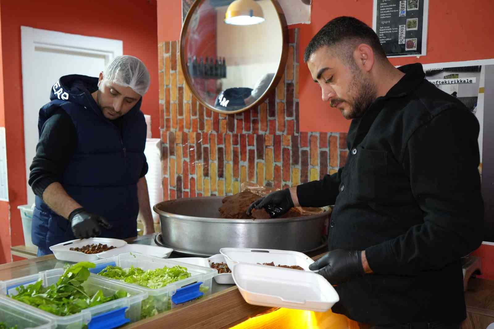 6 subat depremlerinde hayatlari degisti 15 saniye farkla kurtulan cigkofteci kardeslerin umut dolu yasami ttR2NWty
